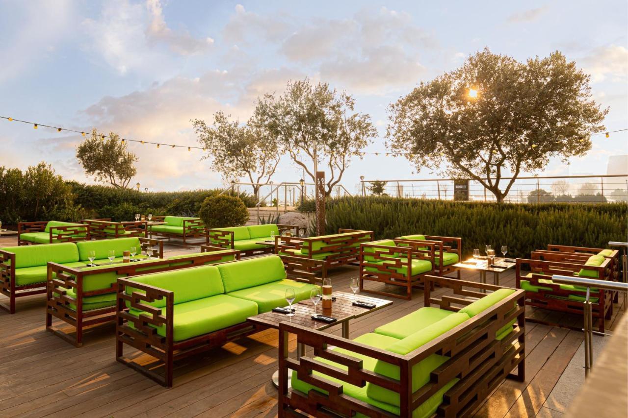 Baku Marriott Hotel Boulevard Exteriör bild The Terrace