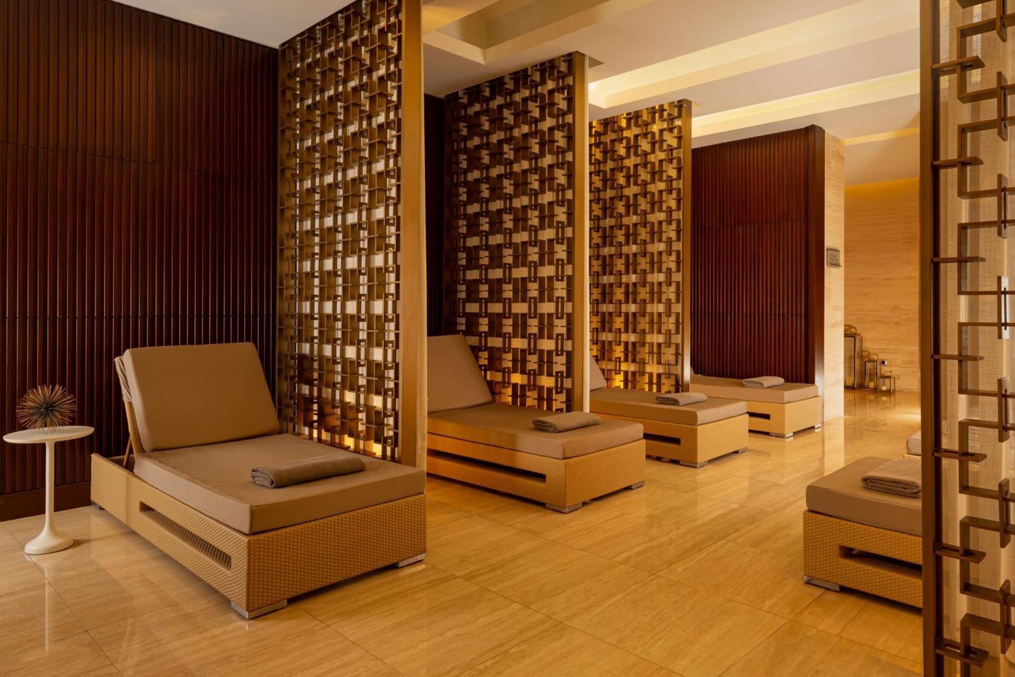 Baku Marriott Hotel Boulevard Exteriör bild The spa at The Westin Mumbai