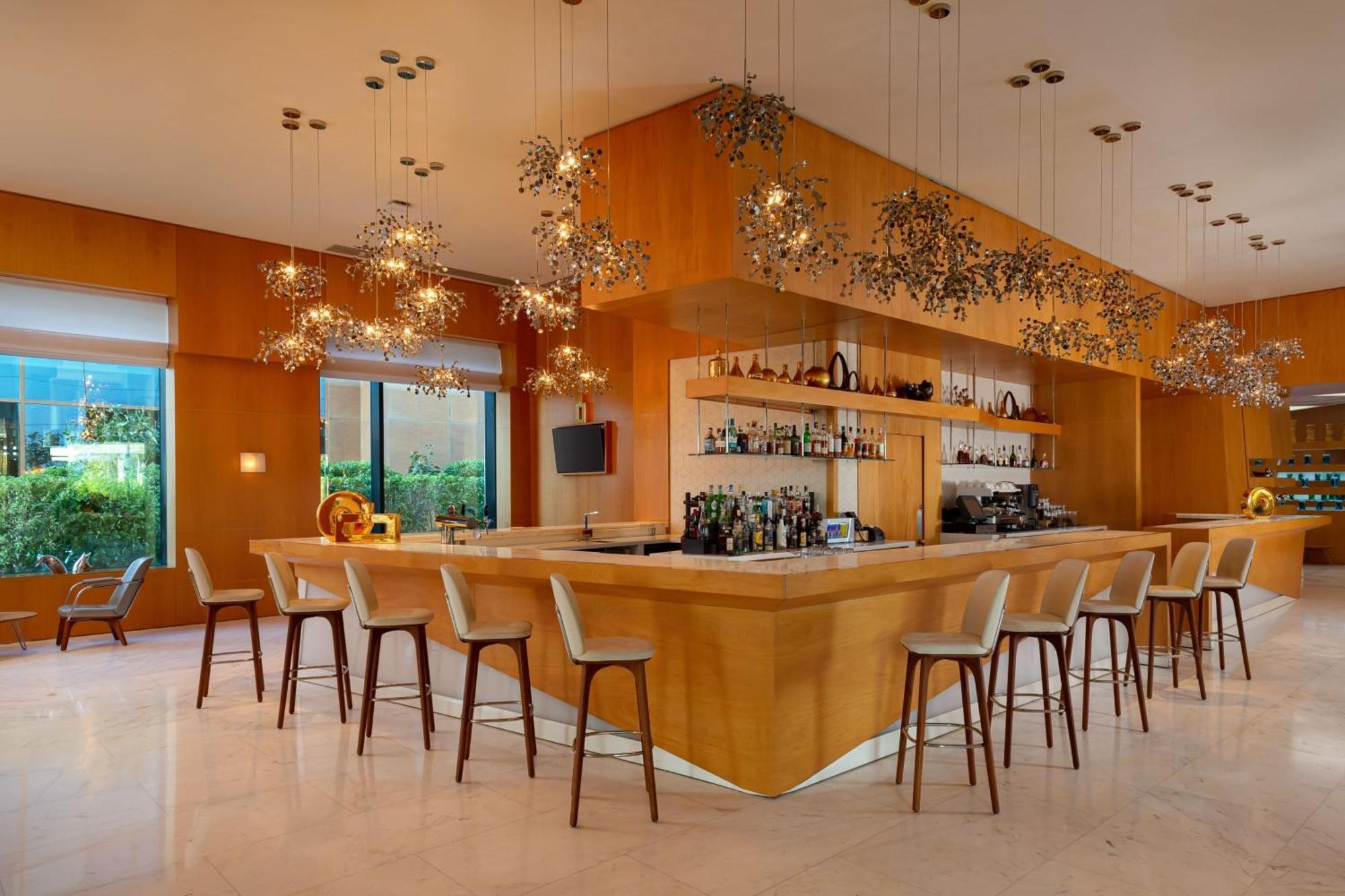 Baku Marriott Hotel Boulevard Exteriör bild The bar at the hotel