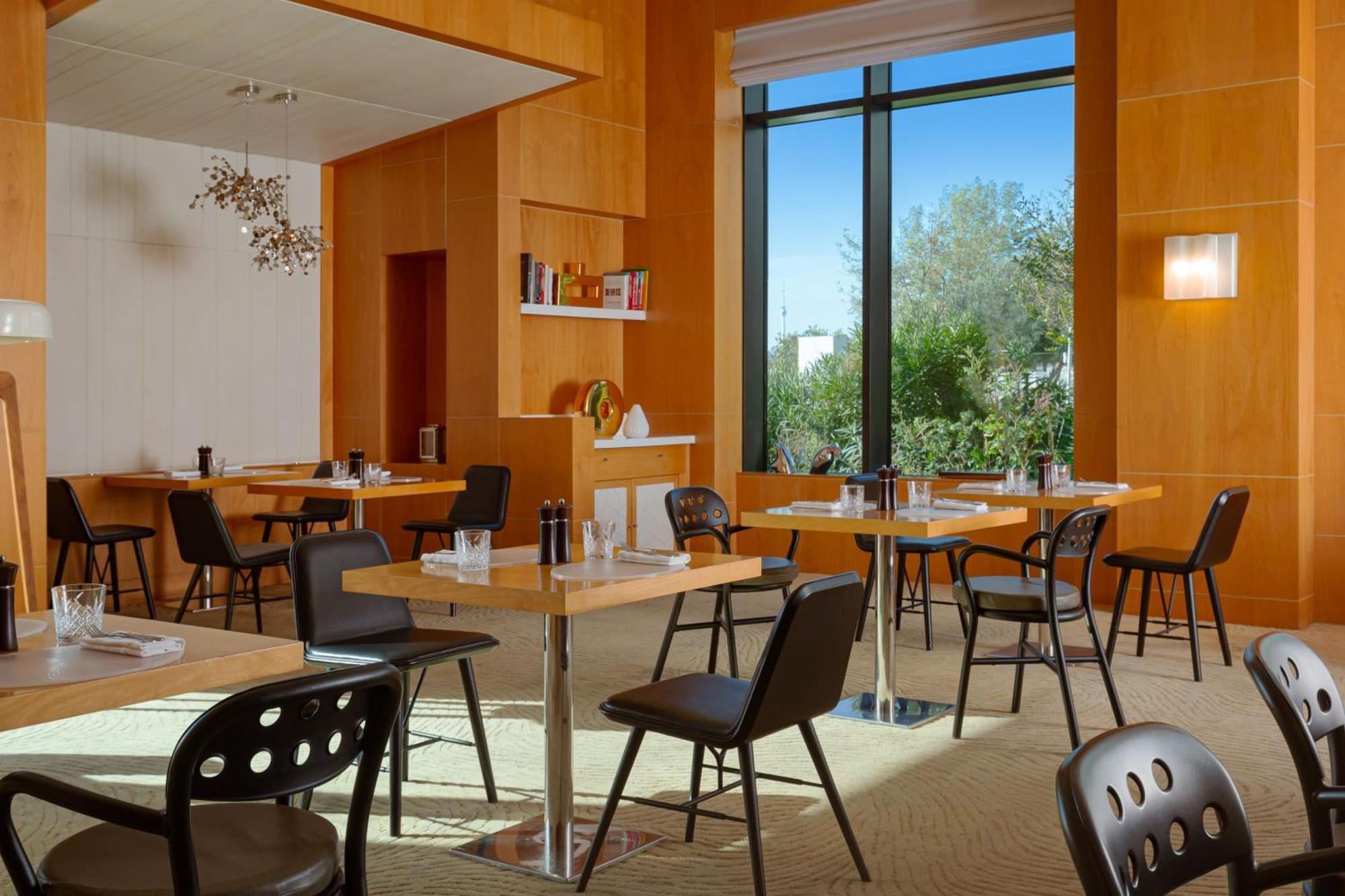 Baku Marriott Hotel Boulevard Exteriör bild The restaurant