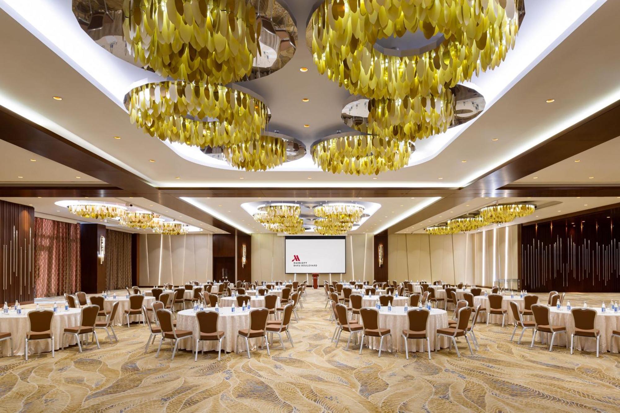 Baku Marriott Hotel Boulevard Exteriör bild The ballroom
