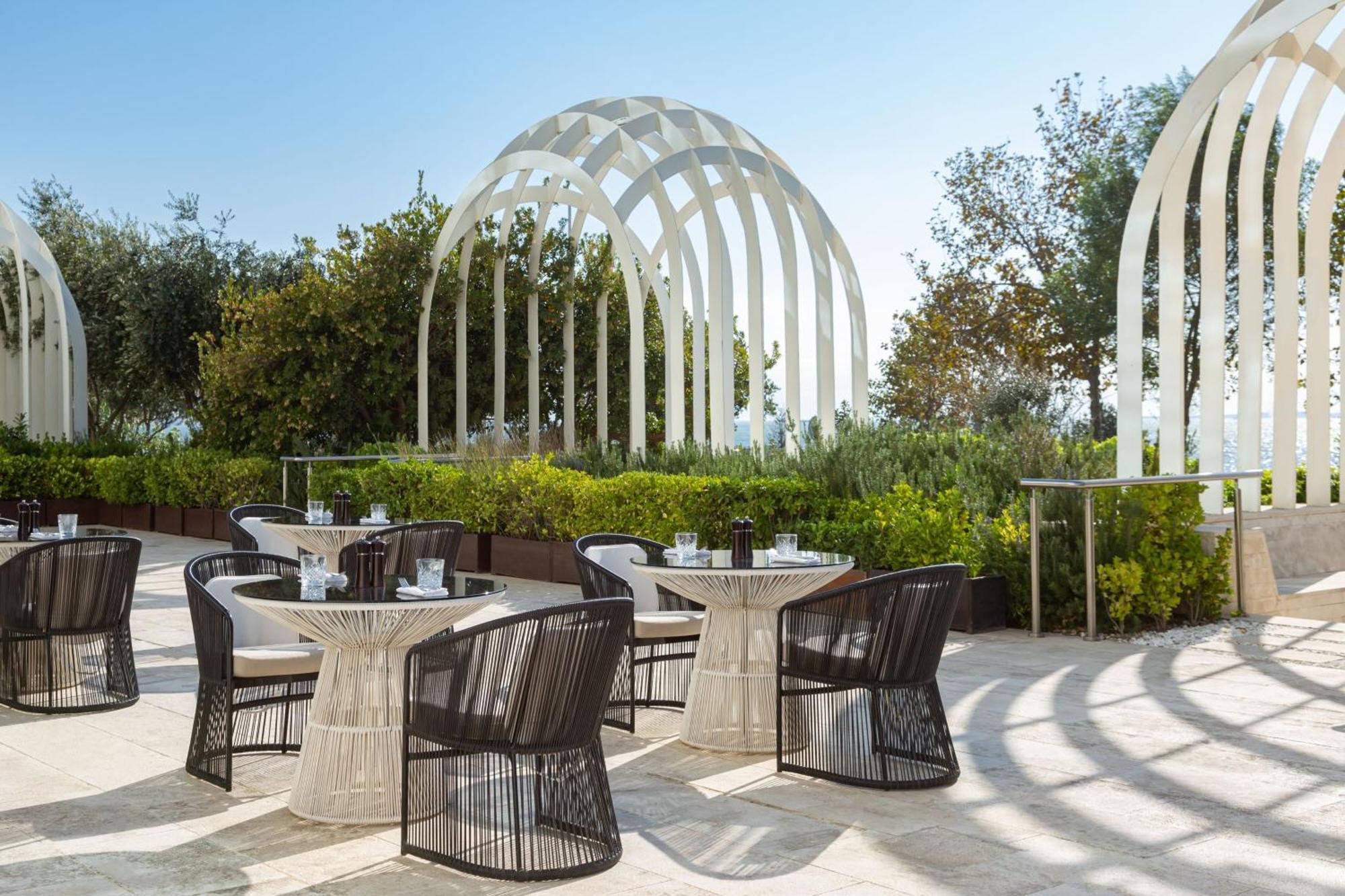 Baku Marriott Hotel Boulevard Exteriör bild The Terrace