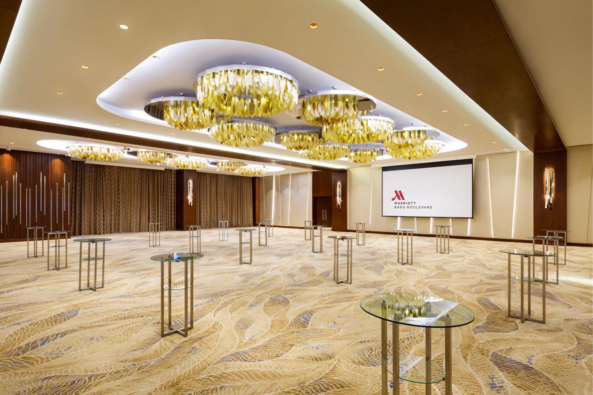 Baku Marriott Hotel Boulevard Exteriör bild The ballroom
