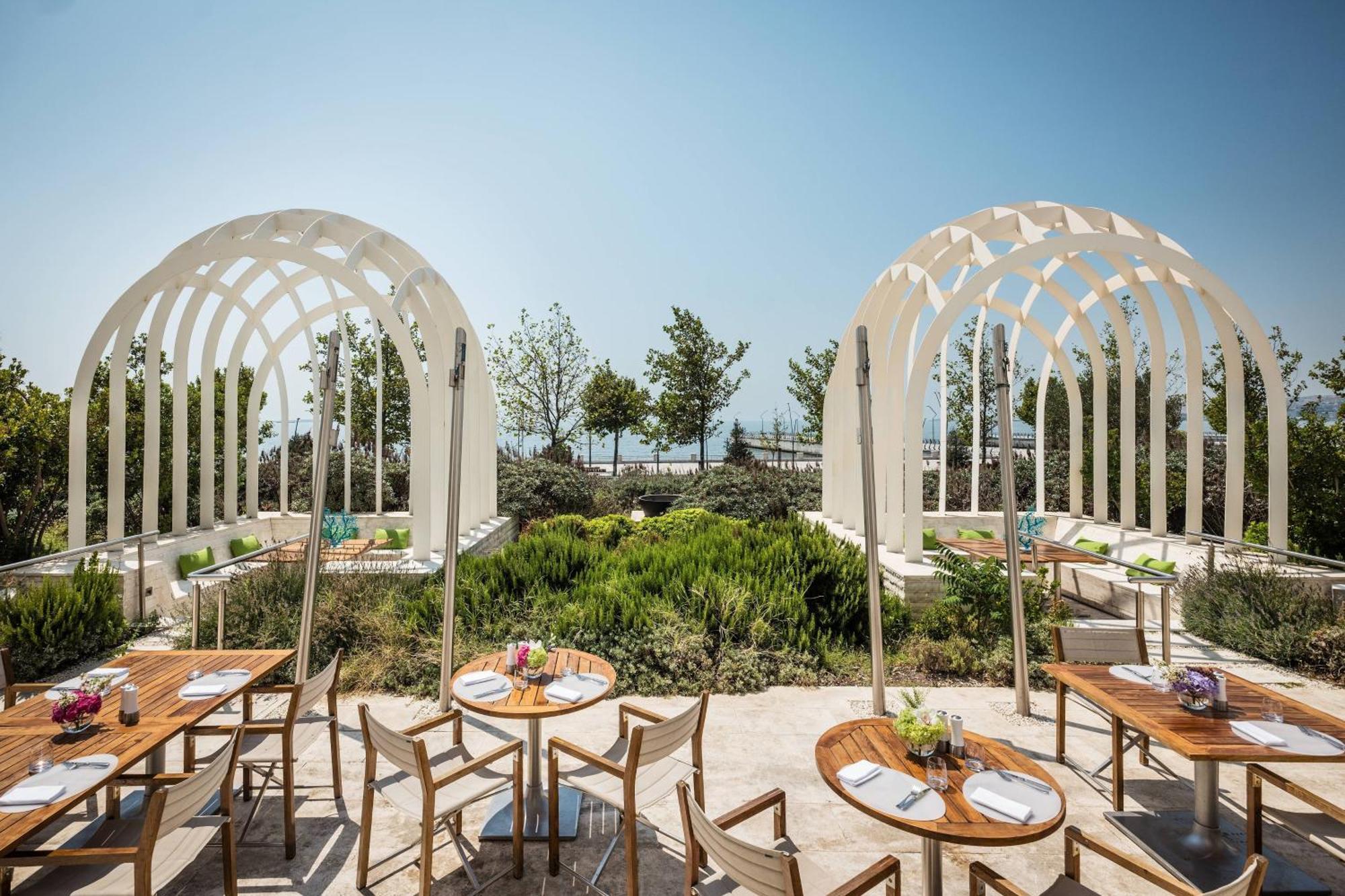 Baku Marriott Hotel Boulevard Exteriör bild The restaurant